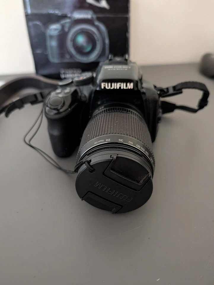 Fujifilm FinePix Series HS30EXR 16.0MP Digital + charger, photo 2 of 5