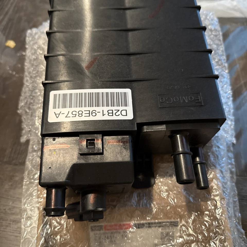 2014-2019 福特嘉年华蒸汽罐 D2BZ-9D653-A — 第 2/3 张图片