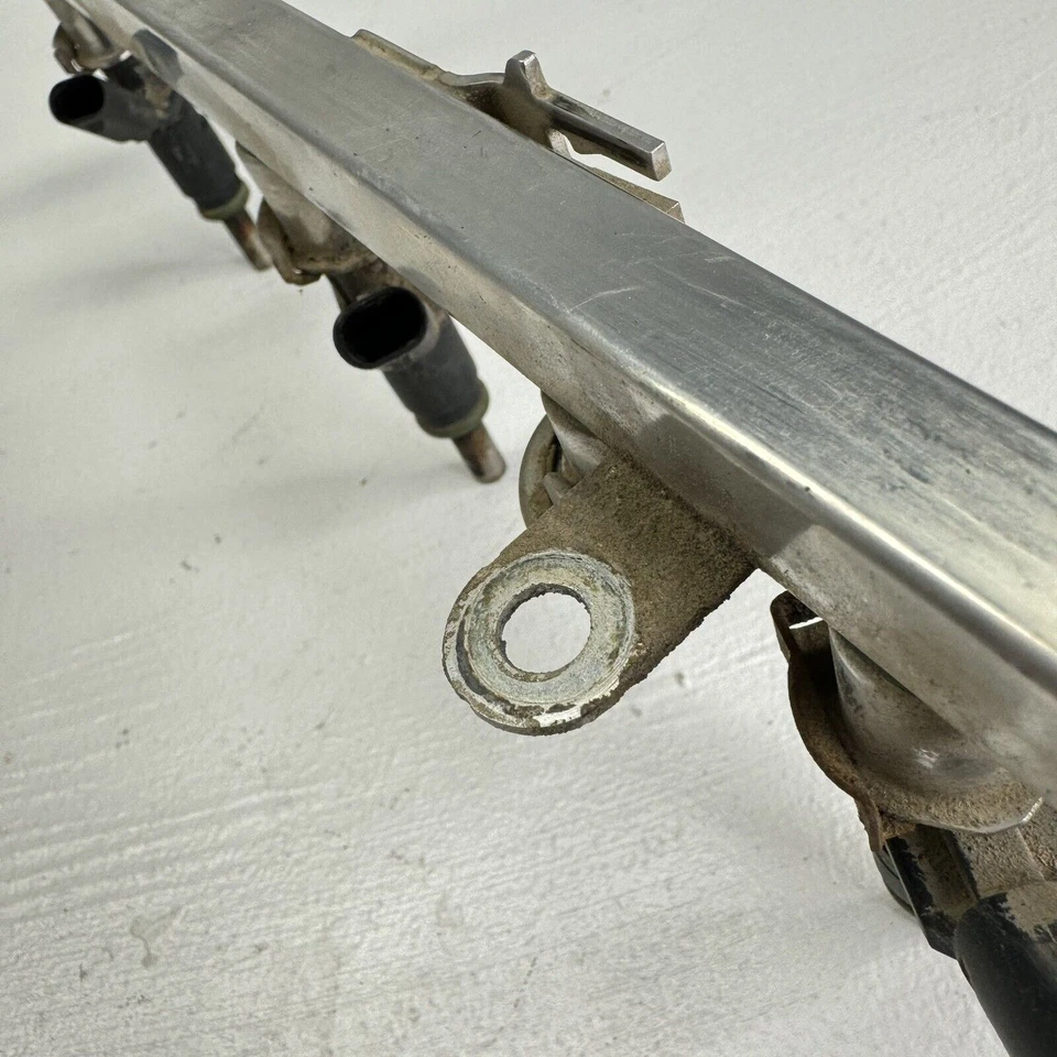 Riel inyector de combustible Mercedes W211 E350 GLK350 R350 2005-12 con inyectores de combustible OEM Foto 4 de 4