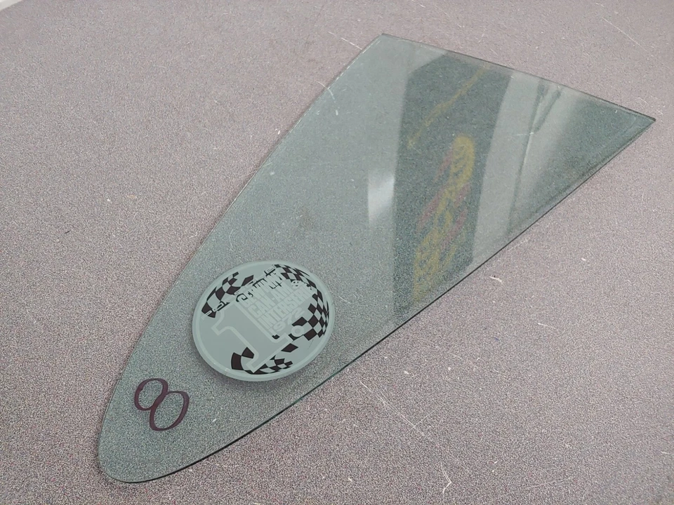 BONITO ORIGINAL PORSCHE 911 930 TRASERO DERECHO FIJO SEKURIT-1F TINTE CUARTO VENTANA 8 Foto 2 de 4