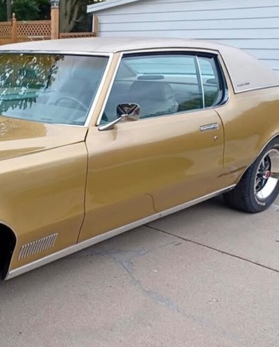 1970 Pontiac Grand Prix - Picture 10 of 14