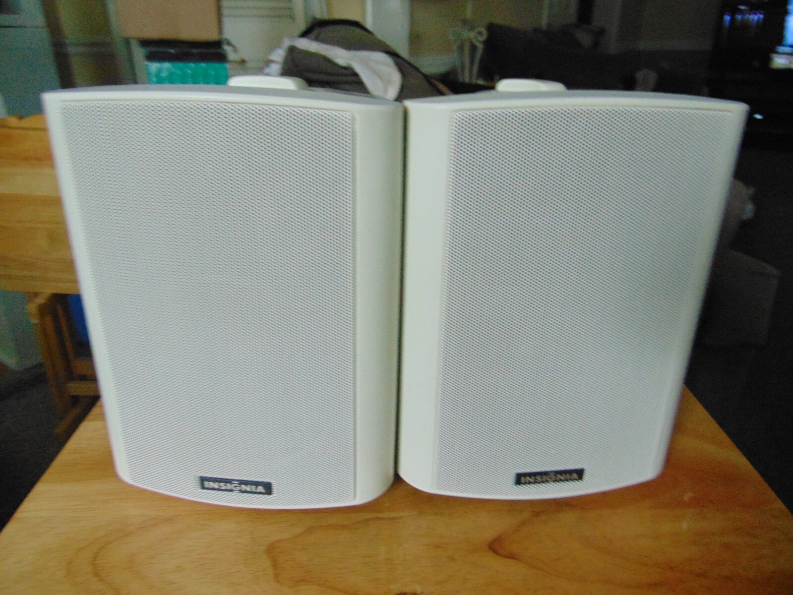 Pair of Insignia Indoor/Outdoor 8 Ohm 5130 Watt Speakers NSE2111 eBay