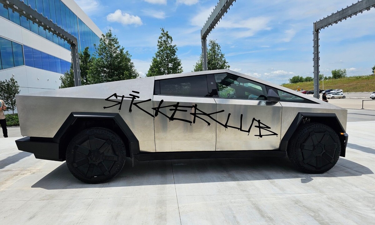 Tesla Cybertruck 2023-2025 CUSTOM TEXT Graffiti Style Side Panel 
