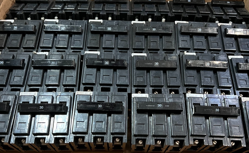 Disyuntor Eaton BAB3030H 3 polos 30 amperios tipo BA 240V 30A 3P — NUEVO para llevar - Imagen 6 de 6