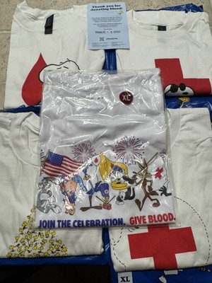 4 Peanuts 1 Looney tunes Red Cross shirts Size XL