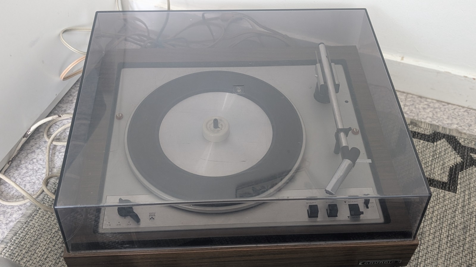 With Turntable And Speakers Grundig 30u