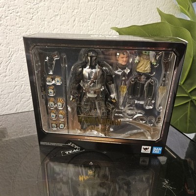 S.H. Figuarts Din Djarin the Mandalorian Star Wars Figur The Child Bandai Grogu