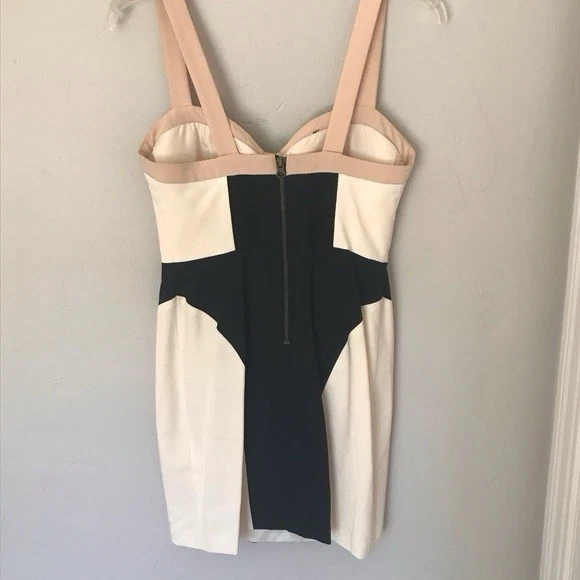 Mini Vestido Rebecca Minkoff Talla Mediana Foto 2 de 4