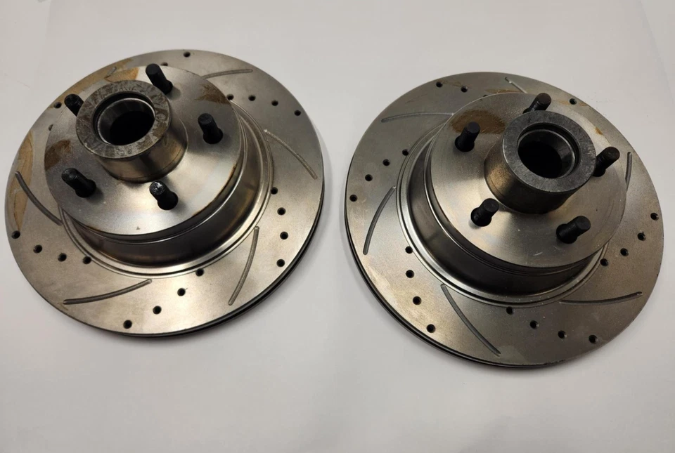 Se adapta a rotores de freno de disco de repuesto delanteros Mopar 11" 5 x 4,5" ranurados y perforados Foto 2 de 4