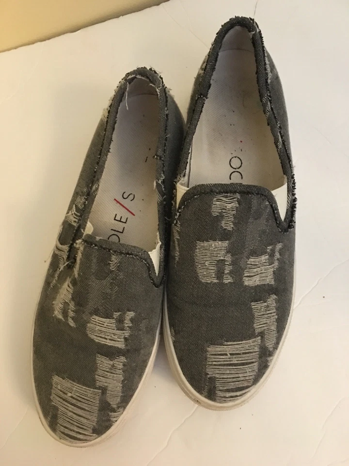 Sole Society Slip On EUC Grey Gray with White 8M 38 Womens Textured Canvas - Image 2 of 4
