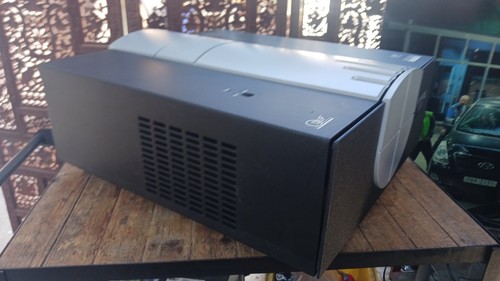 Runco CL-810 ULTRA Projector ONLY 184 Hours USED - Picture 4 of 12