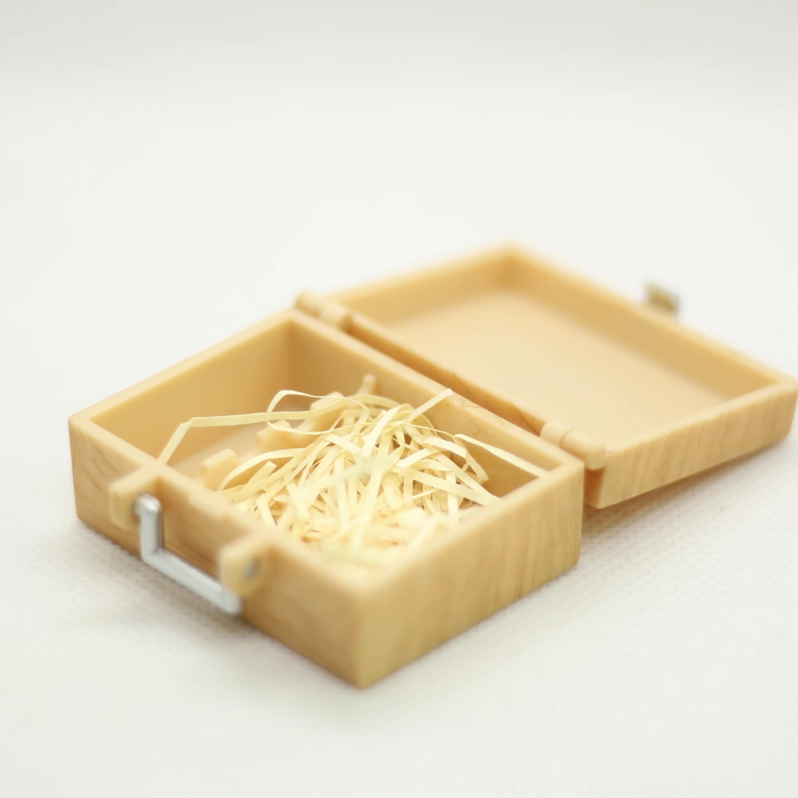 Dolls House Miniature 112th Scale Red Wine Gifts Dining Room Bar