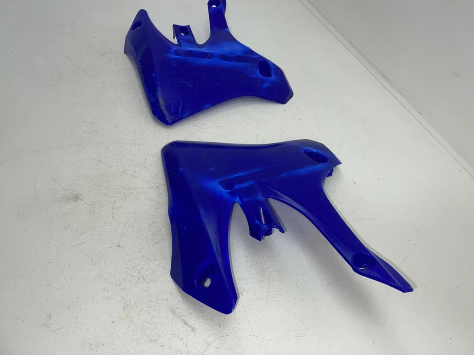 Cubiertas de radiadores Yamaha YZ250F 2004 03-06. Foto 3 de 4
