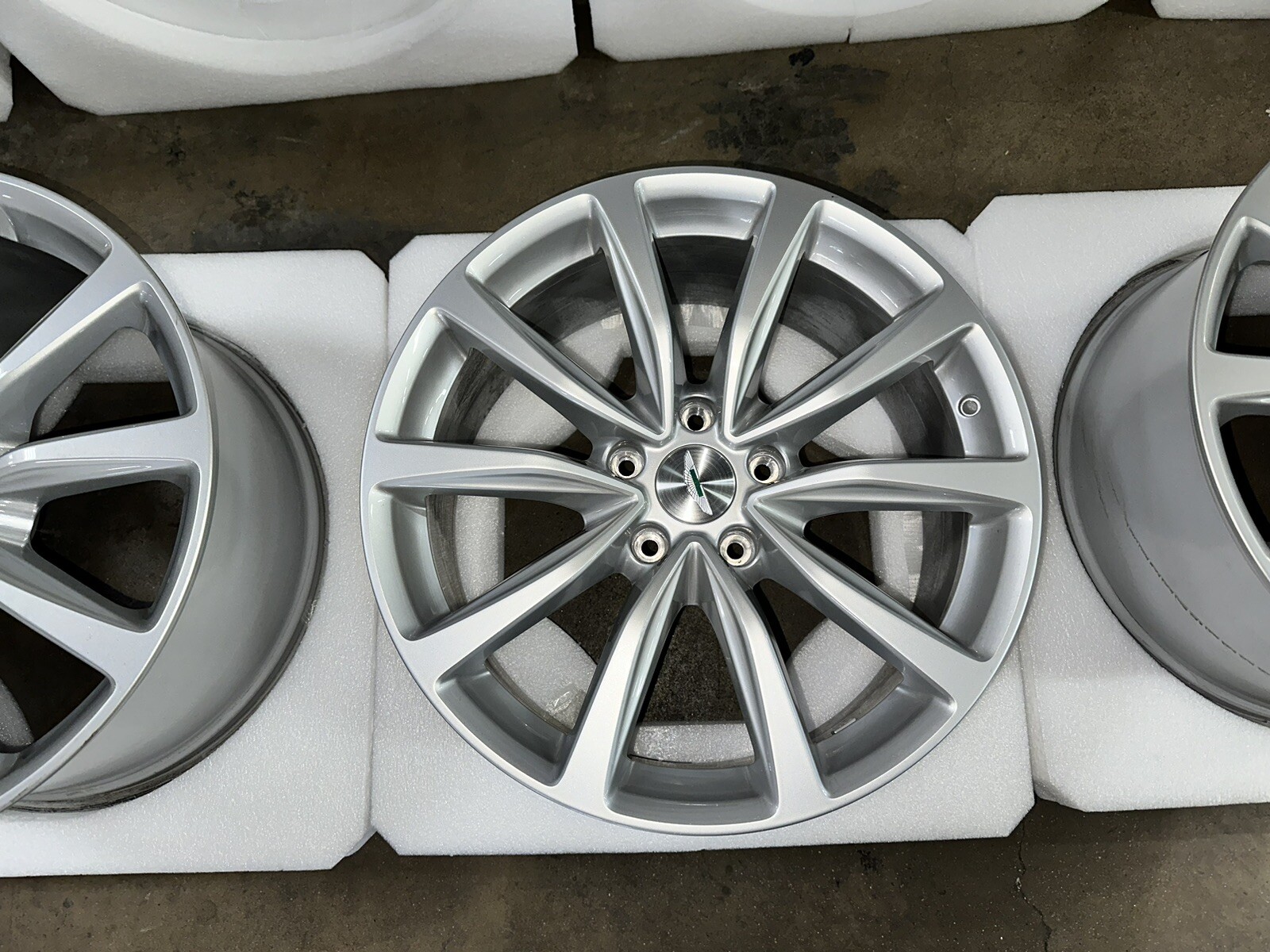 2022 Aston Martin Oem Wheels