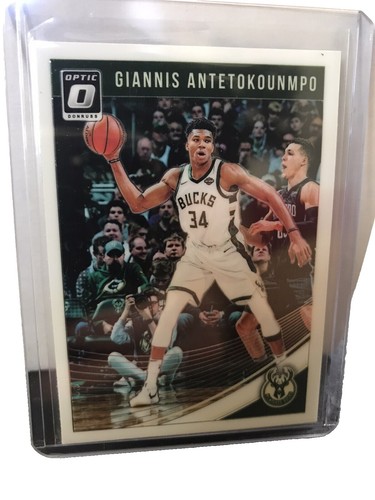 2018-19 Donruss Optic Giannis Antetokounmpo Signed Card PSA/DNA On