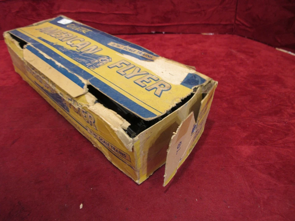 12 pieces American Flyer #702 Curve Track w/tattered OB, - Image 3 of 4