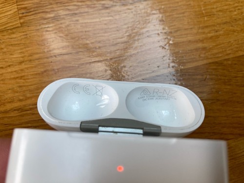 AirPods Pro 2nd Generation MagSafe Charging Case USB-C A2968 CASE ONLY. - Zdjęcie 8 z 10