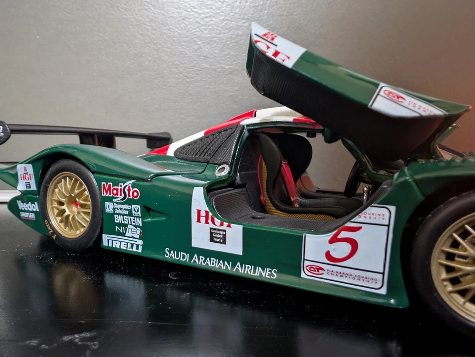 Maisto GT Racing Porsche 911 GT1 Le Mans 1998 1/18 Die Cast verde Foto 2 de 3