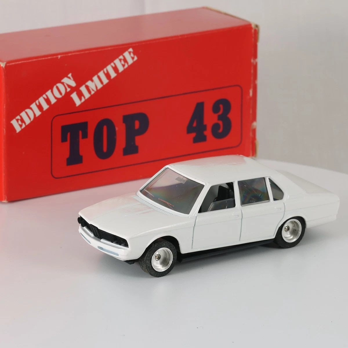 2 Rares BMW Miniatures Solido Et Gama – Échelle 1:43 – Occasion