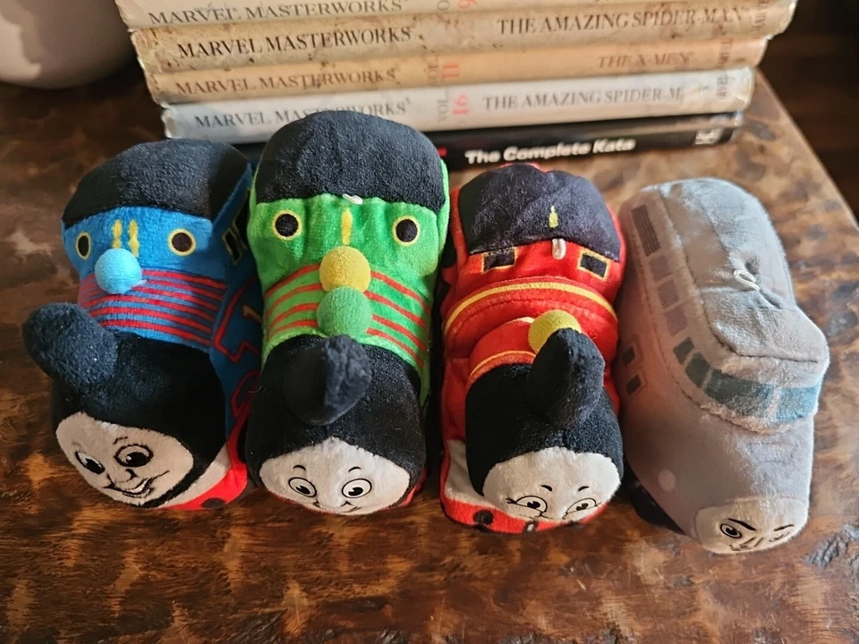 Juego de 4 juguetes de peluche Thomas el tren y sus amigos Foto 2 de 4