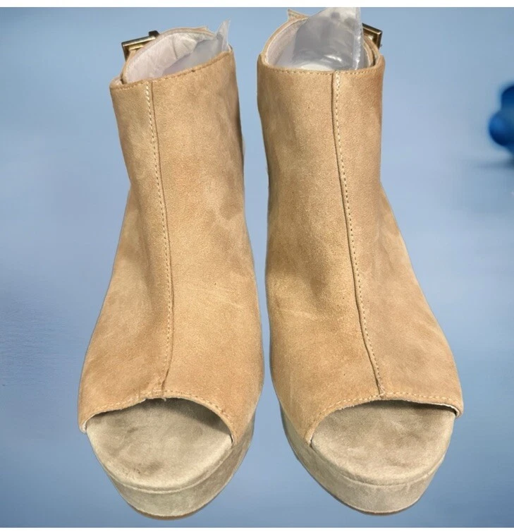 Usado en Excelente Condición Kenneth Cole New York Flor Bordada Tacones de Cuña, Talla 9.5M Foto 4 de 4