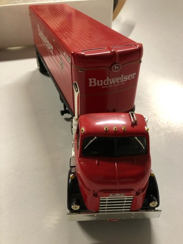 Ertl H609 - 1954 GMC Series 950 Budweiser Die-Cast Semi-Truck Coin Bank - Picture 3 of 10