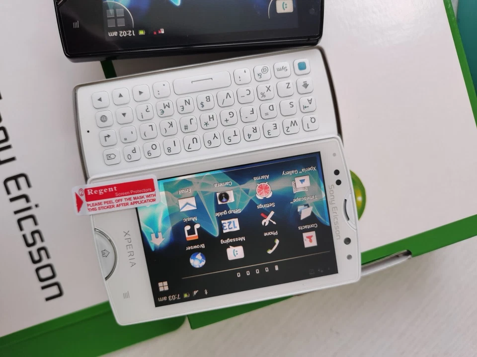 Sony Ericsson Xperia Mini Pro SK17, SK17i Slide Phone 3G WIFI Qwerty Keyboard - Image 4 of 4