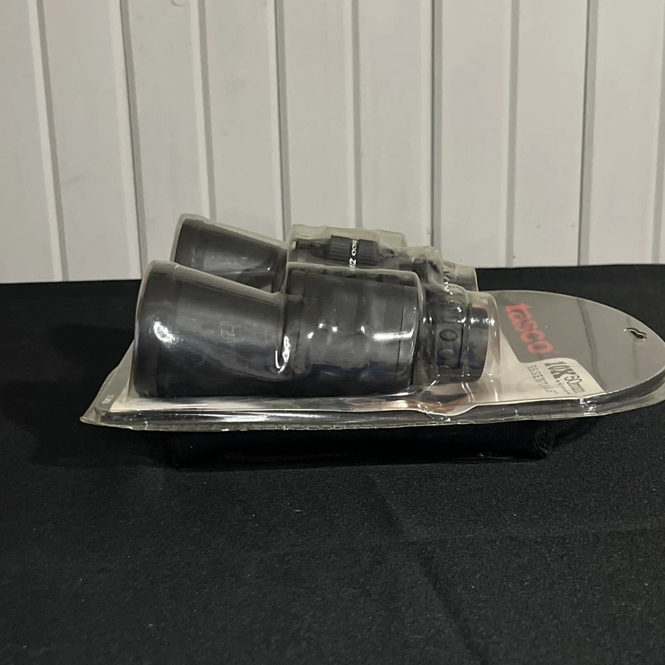 Tasco Wide Angle and Rubber 2023BRZ 10x50MM Binoculars - Sightseeing Hunting - Image 4 of 4