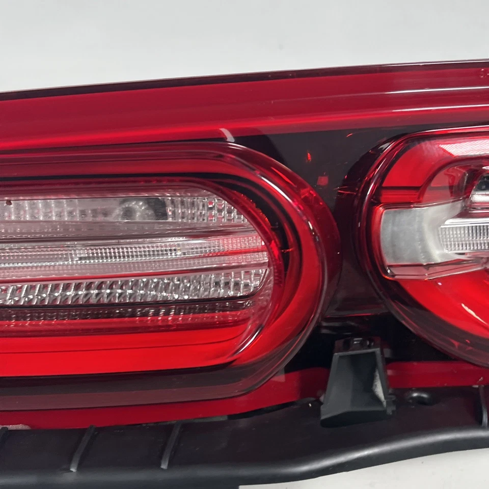 19-24 雪佛兰 CAMARO RS Z28 SS 乘客侧右右手 LED 尾灯尾灯 — 第 3/4 张图片