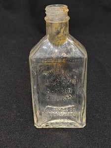 Vintage Hind's Honey And Almond Cream 5-1/2" Clear Glass Bottle Empty No Lid