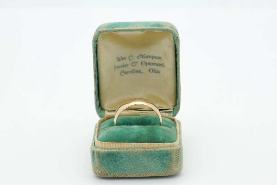 Vintage 1940’s Solid 18K Yellow Gold European Wide Wedding Band, Size 7.5 - Image 3 of 4