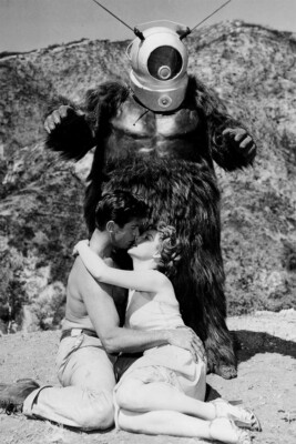 Robot Monster Movie Launch Attack Against Earth Wall Art Home - POSTER 20x30