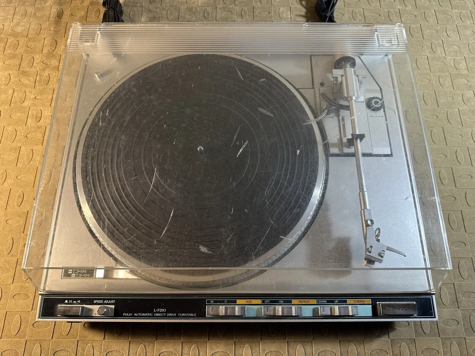 JVC L-F210 Turntable Direct Drive Auto Return Direct-Drive Turntable (Tested) - Image 2 of 4