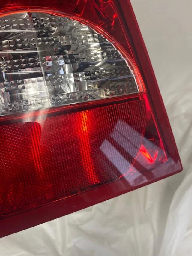 Lámpara de luz trasera izquierda Dodge Caliber LH 2008-2012 05160361AA OEM Foto 3 de 4