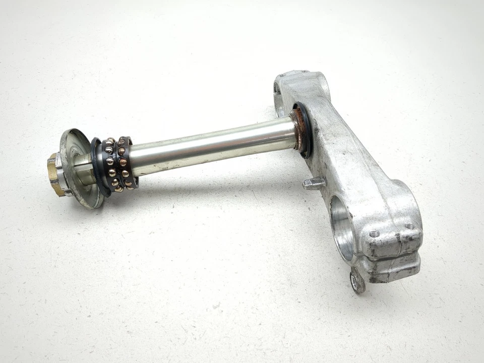 06 07 Abrazadera de dirección triple árbol inferior inferior Suzuki GSXR 600 750 S3750 Foto 3 de 4