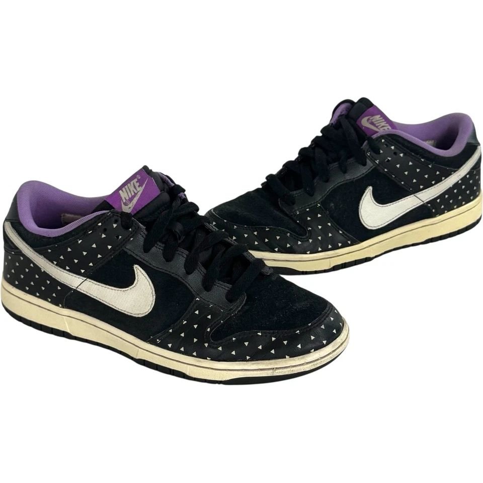 Zapatilla deportiva Nike Dunk baja ajustada con estampado de lunares negra/púrpura láser/vela para mujer 8,5 Foto 2 de 4