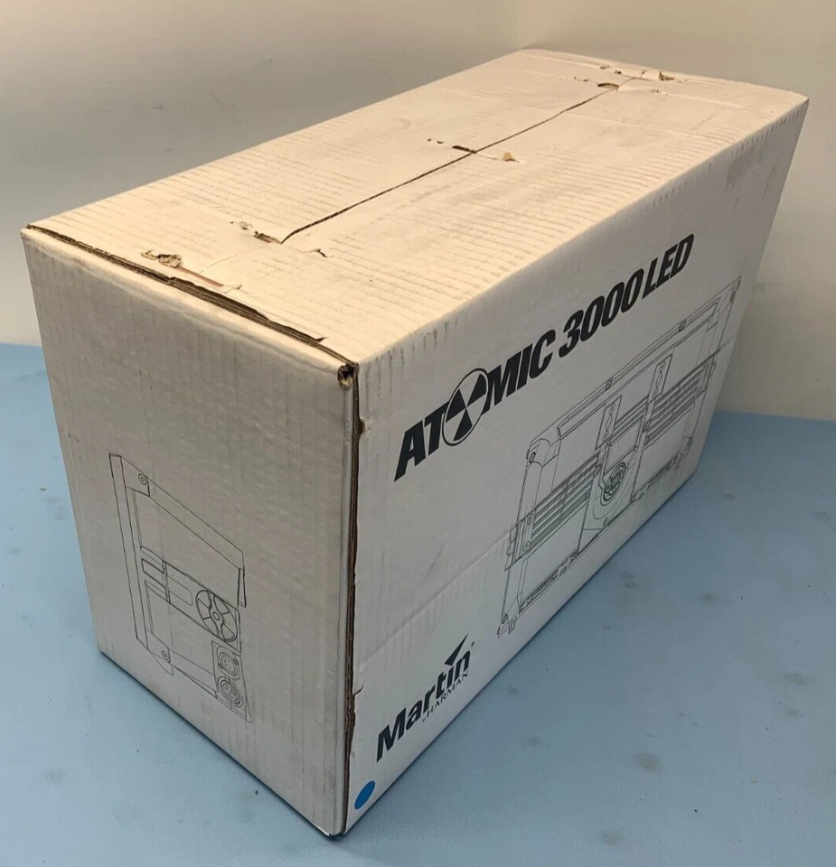 Martin Atomic 3000 LED LED-Based 750W Strobe w/ Aura Backlight | 90425000HU - Image 4 of 4