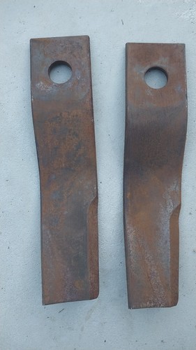 NEW, TWO BUSH HOG OEM Blades Part #67744 About 17" x 4" x 1/2" Thick 1-1/2" Hole - Picture 3 of 8