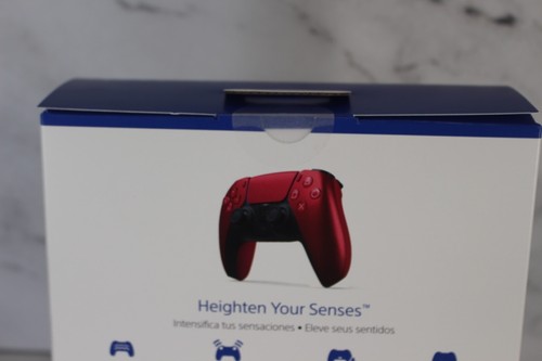 Sony - PlayStation 5 - DualSense Wireless Controller - Volcanic Red - Picture 4 of 6