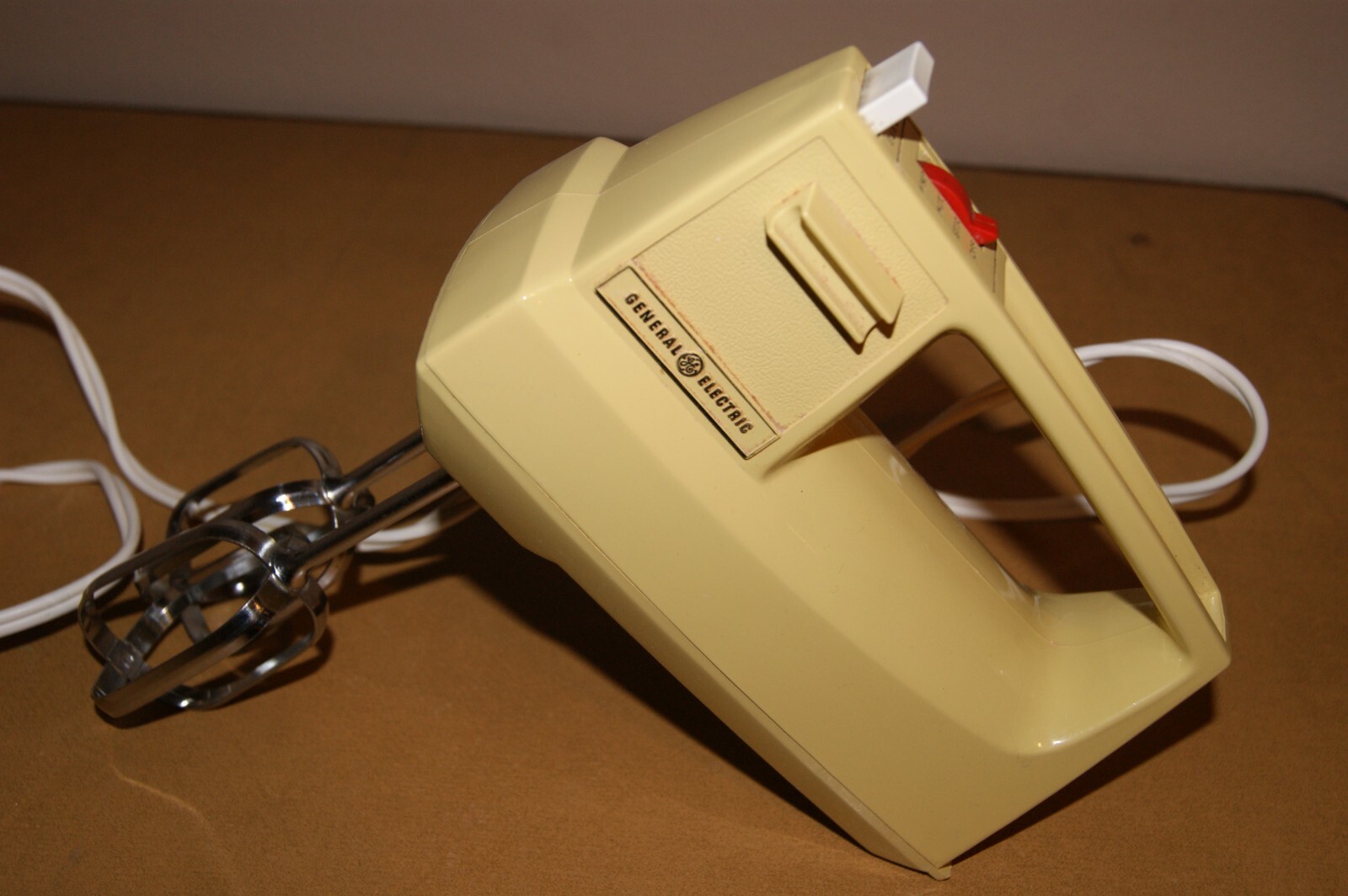 Vintage GE General Electric 3speed Hand Mixer Harvest Gold D1M24 eBay
