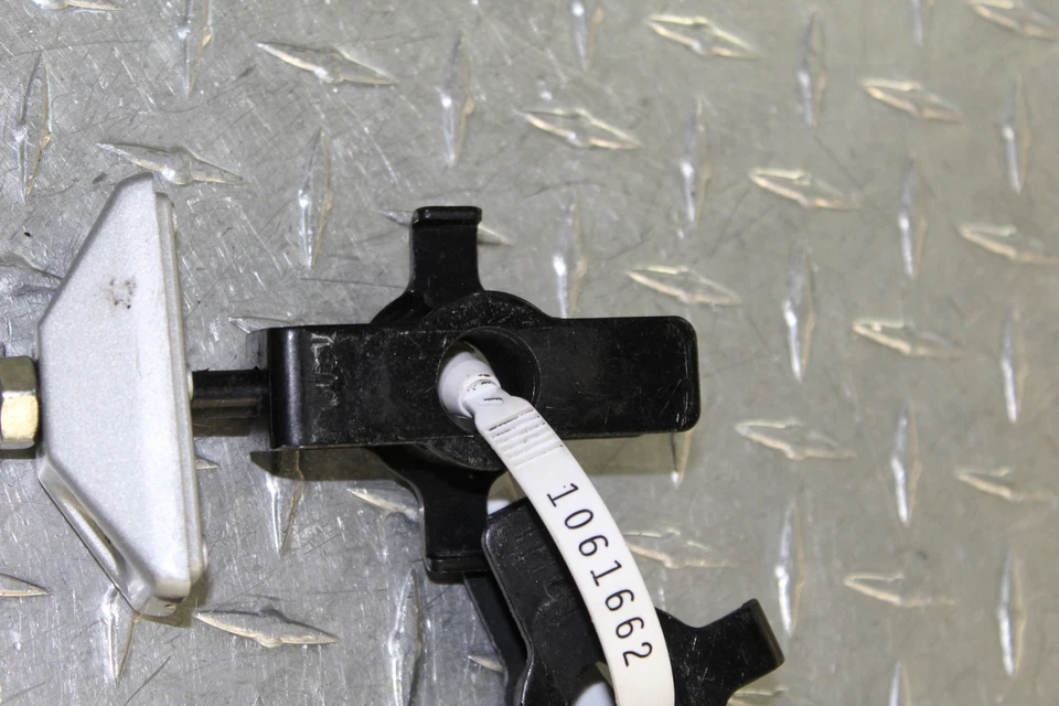 2014 HONDA CB500F SWINGARM CHAIN TENSIONER ADJUSTMENT BRACKETS RASH - Image 2 of 4