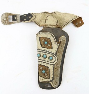 Vintage-Die-Cast-Gun-Toy-Leather-Holster-Cowboy-Western-Bull-Belt-Buckle-Cap-gun