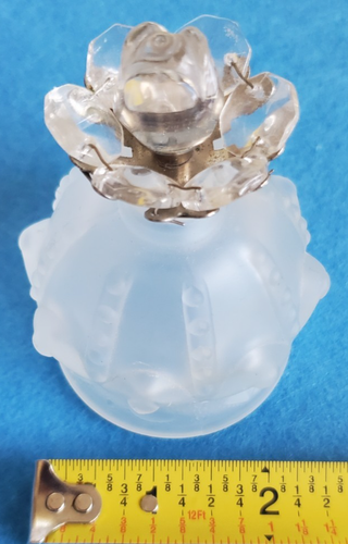 Tapón de corona de perfume de vidrio esmerilado Studio Silversmiths Rose Bud - Imagen 18 de 18