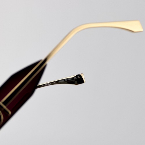 Fendi Women Sunglasses Gold Bordeaux Shield FE40067U 30Y NEW AUTHENTIC - Picture 4 of 10