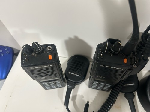 (5) MOTOROLA MTS2000 H01UCD6PW1BN TOP DISPLAY 800 MHz - Battery, Charger, Mic - Picture 8 of 18