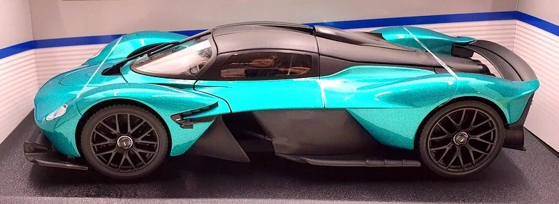 Maisto escala 1/18 diecast 31465 - Aston Martin Valkyrie - verde Foto 3 de 4