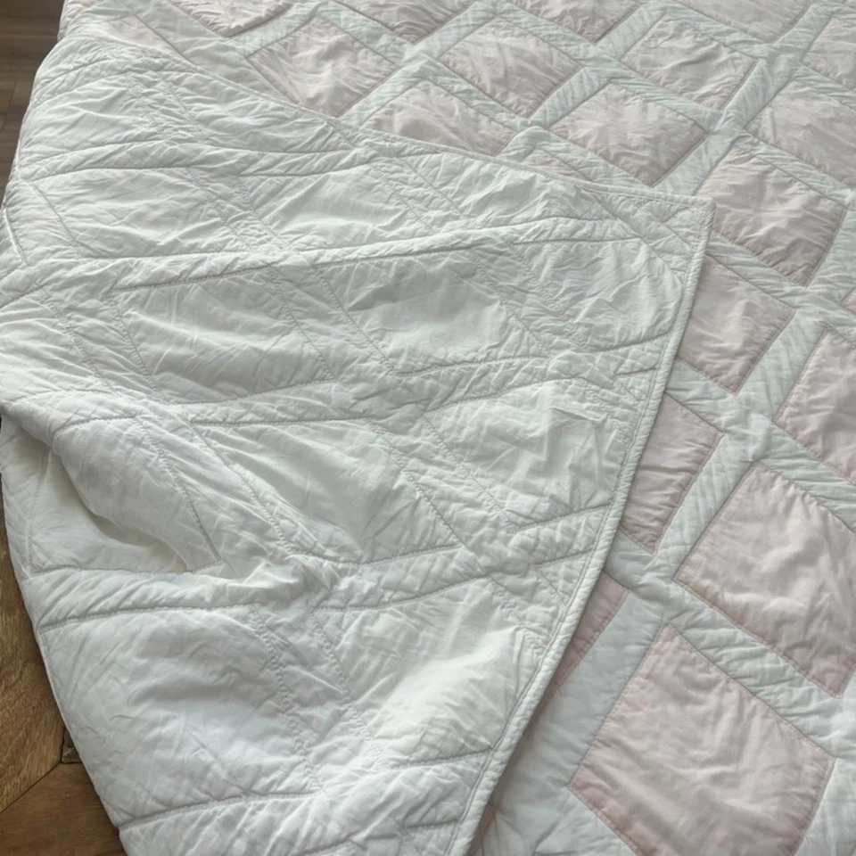 Edredón Serena & Lily Rosa Blanco Diamante Patrón Diagonal Reversible 94x87" Reina Foto 3 de 4