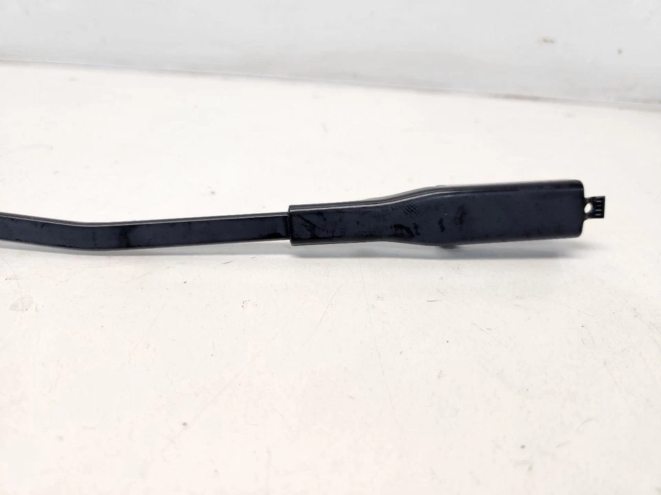 2014 Ford Taurus (Police Pack) Drivers Left Wiper Arm  - Image 2 of 4