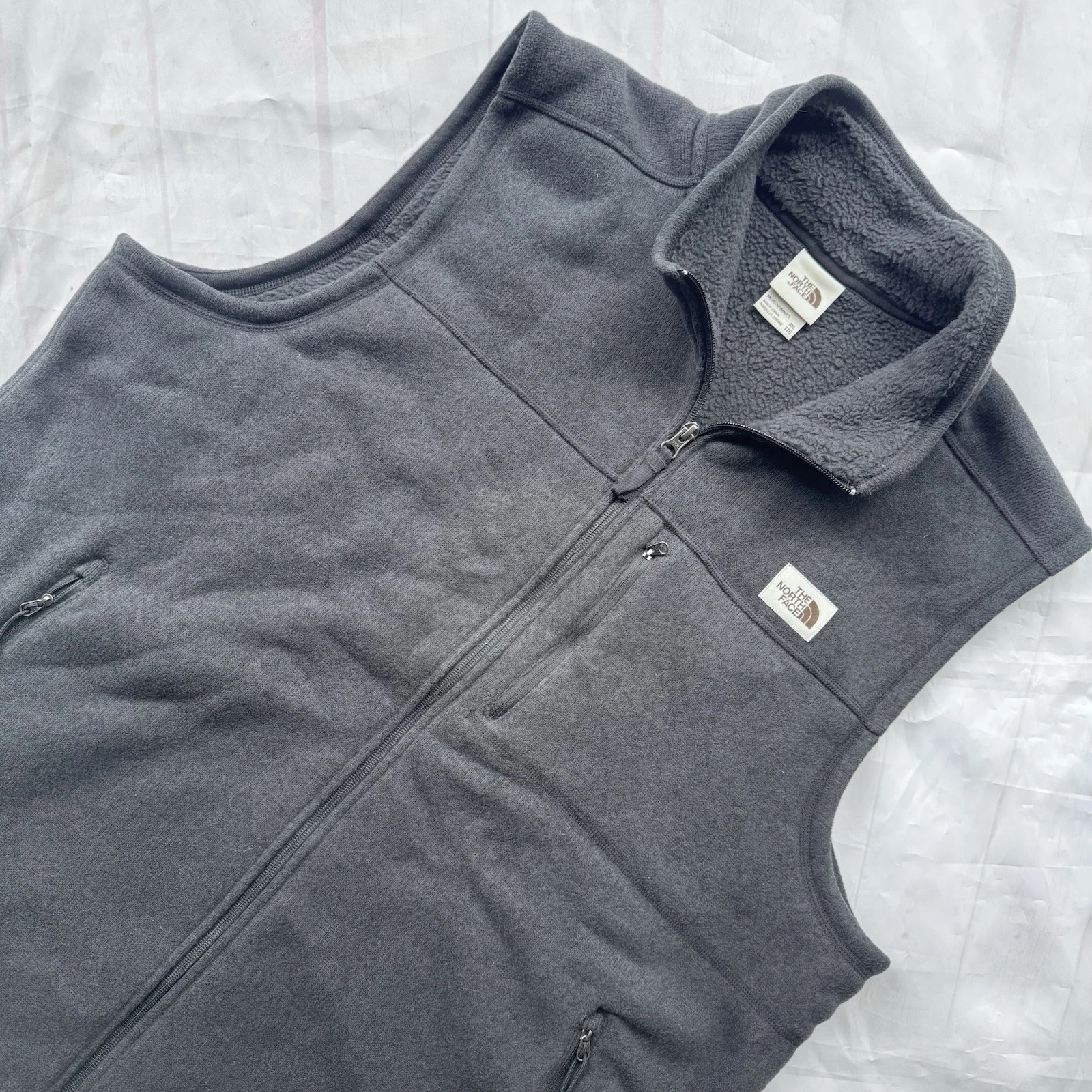 The North Face Fleece Vest Men’s XXL Gray Full Zip Outdoor Hiking Casual 2XL