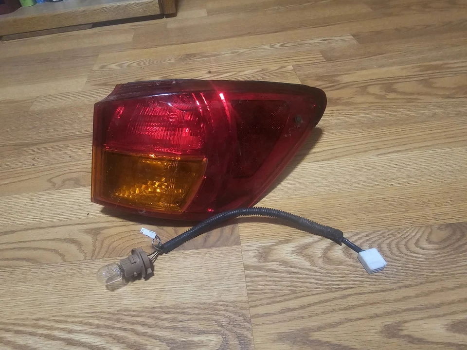 Lexus IS250 IS350 2006 2007 2008 luz trasera pasajero cuarto exterior montado Foto 2 de 4
